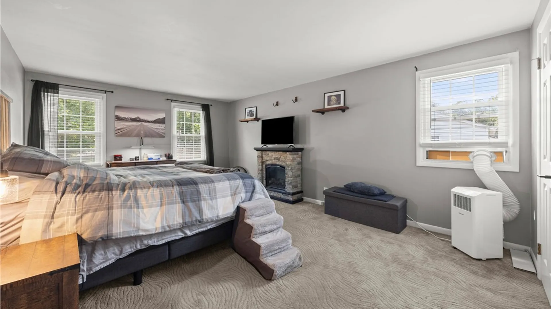 Property at 610 Vintage Lane, Greece, NY 14615 19