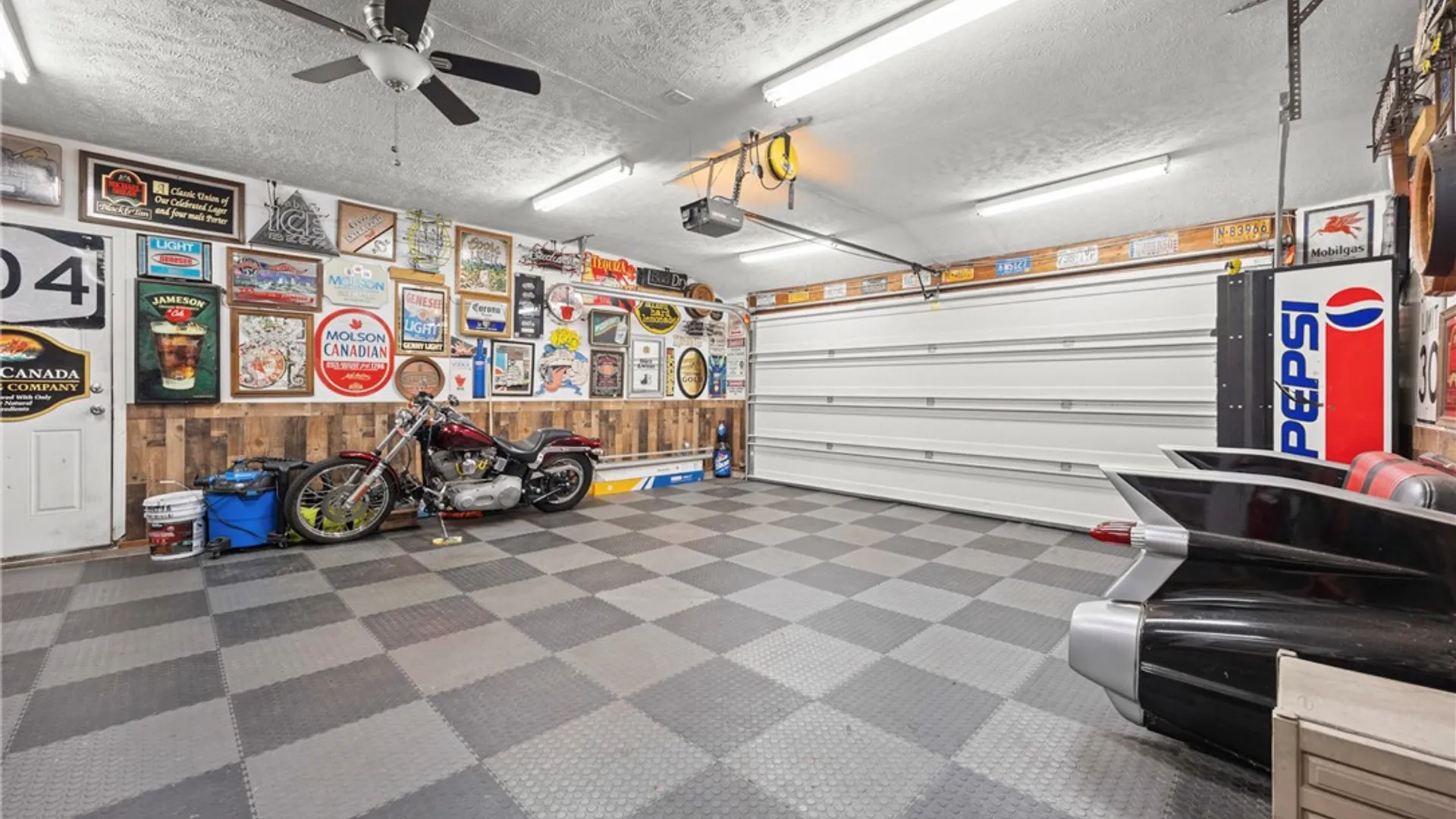 Property at 610 Vintage Lane, Greece, NY 14615 40