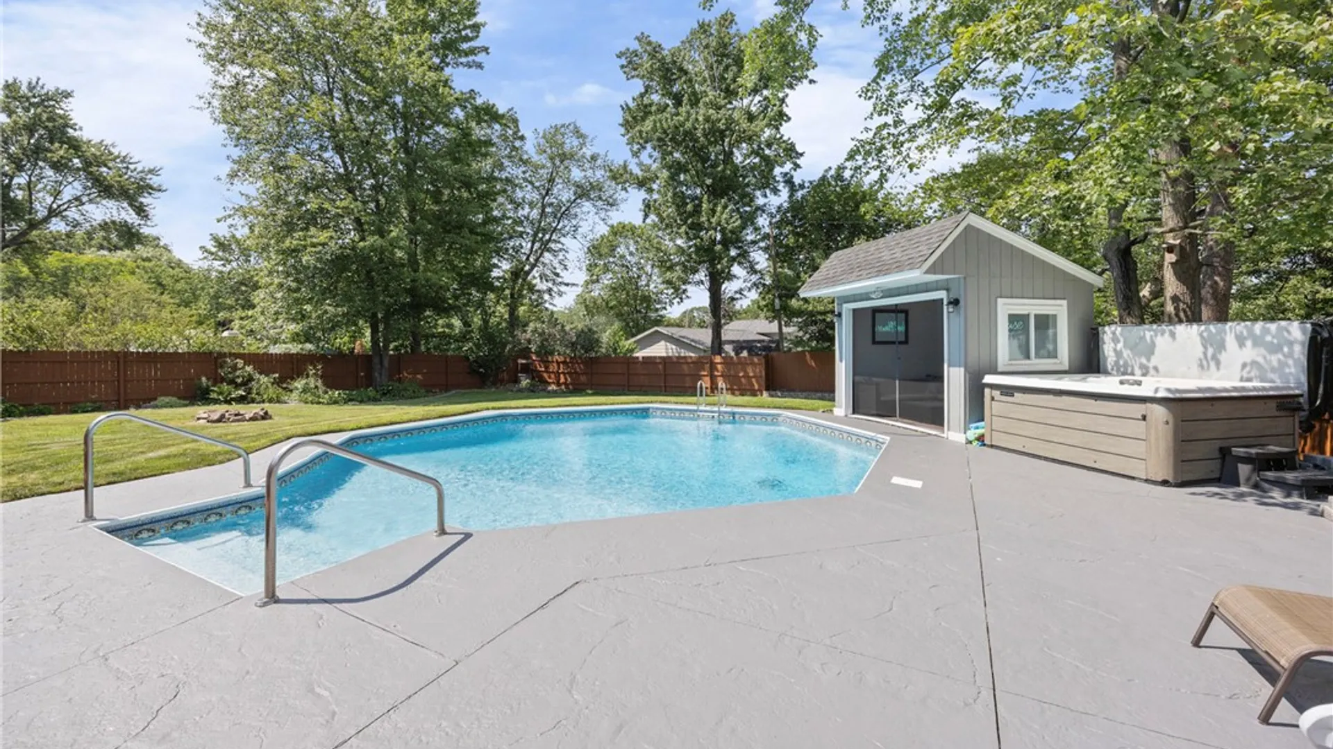 Property at 610 Vintage Lane, Greece, NY 14615 42