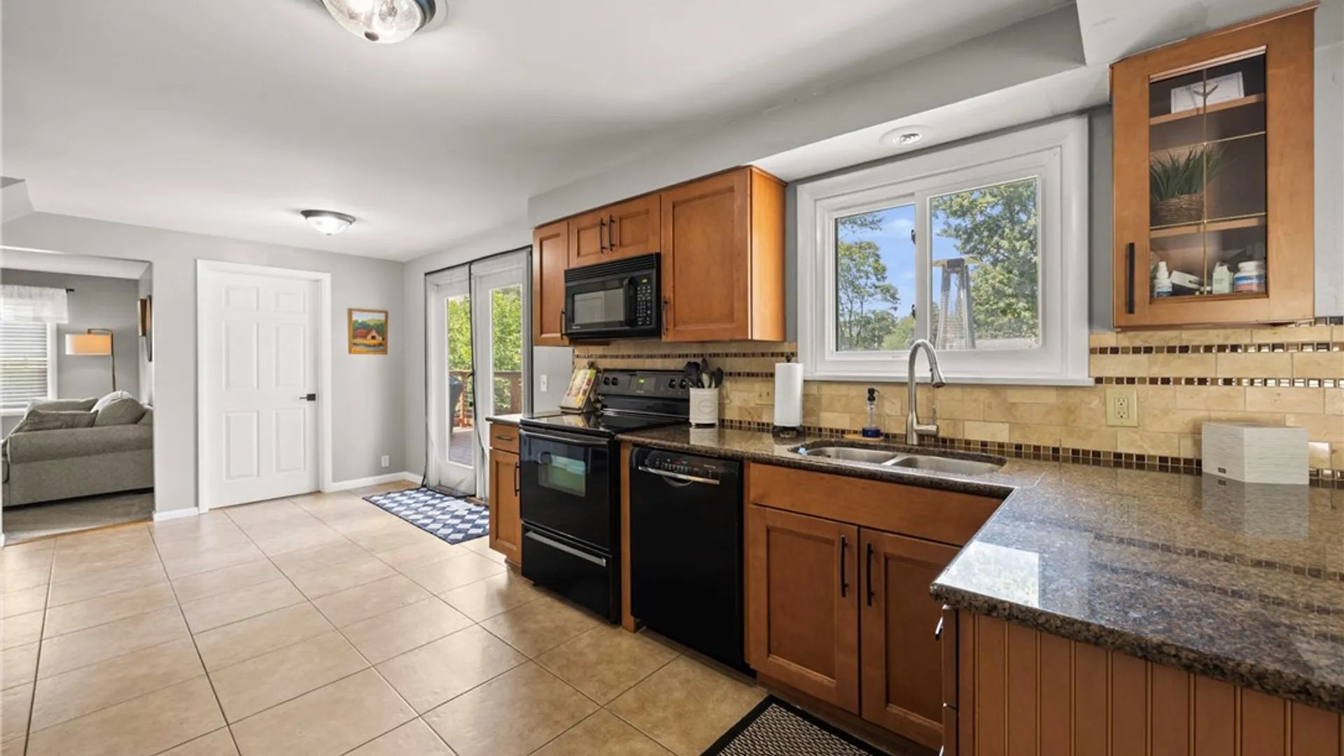 Property at 610 Vintage Lane, Greece, NY 14615 7