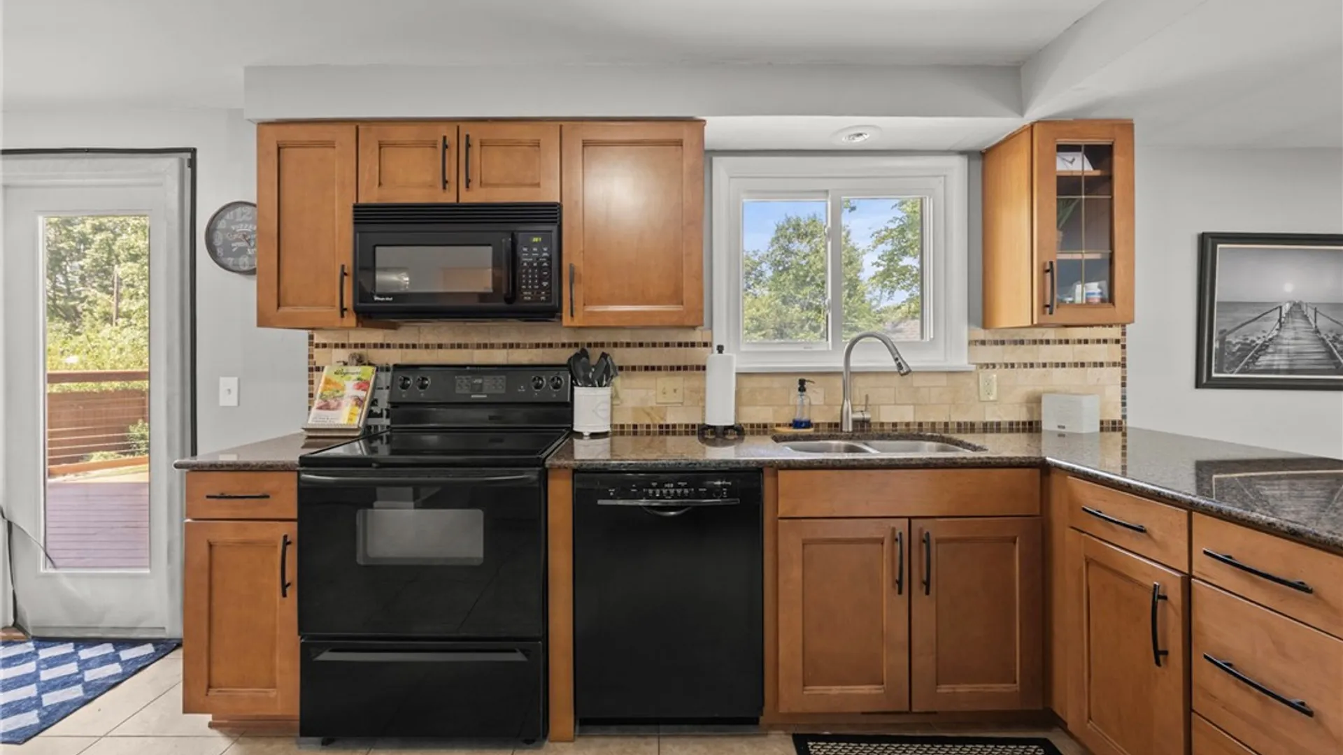 Property at 610 Vintage Lane, Greece, NY 14615 8