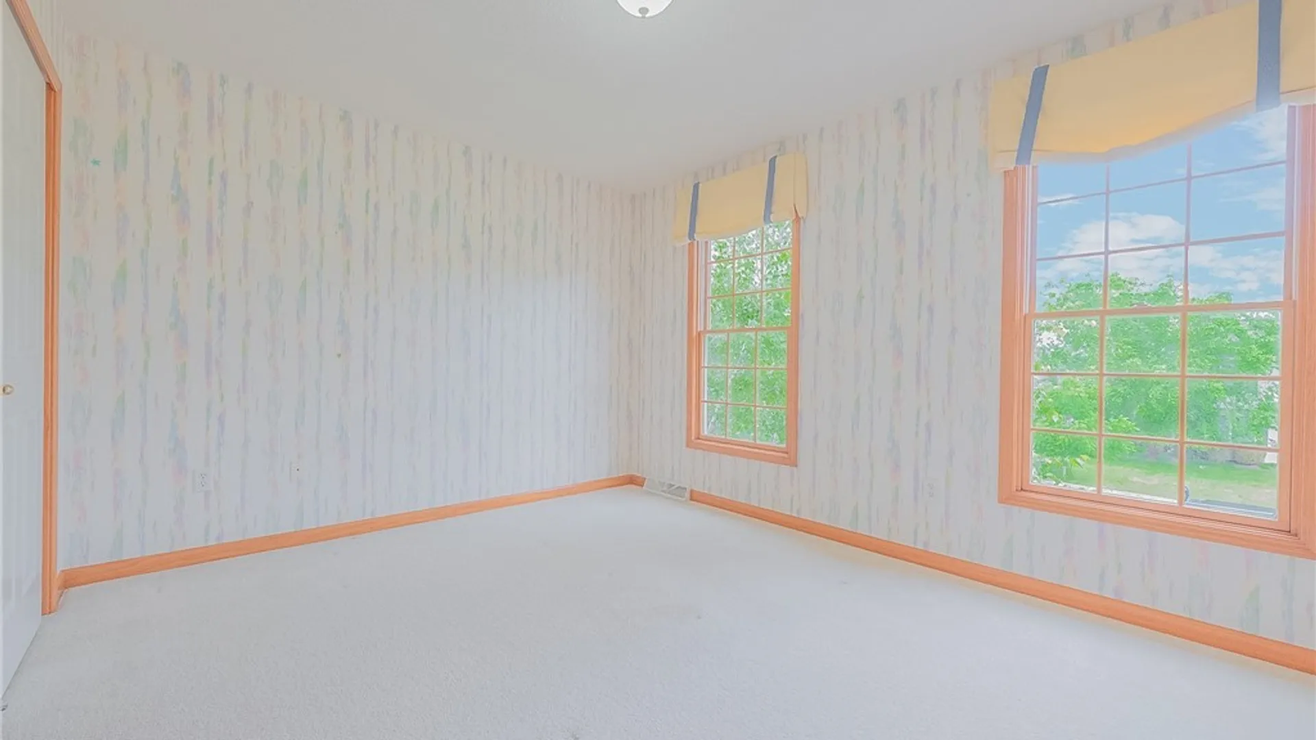 Property at 8 Sunset Creek Drive, West Seneca, NY 14224 21