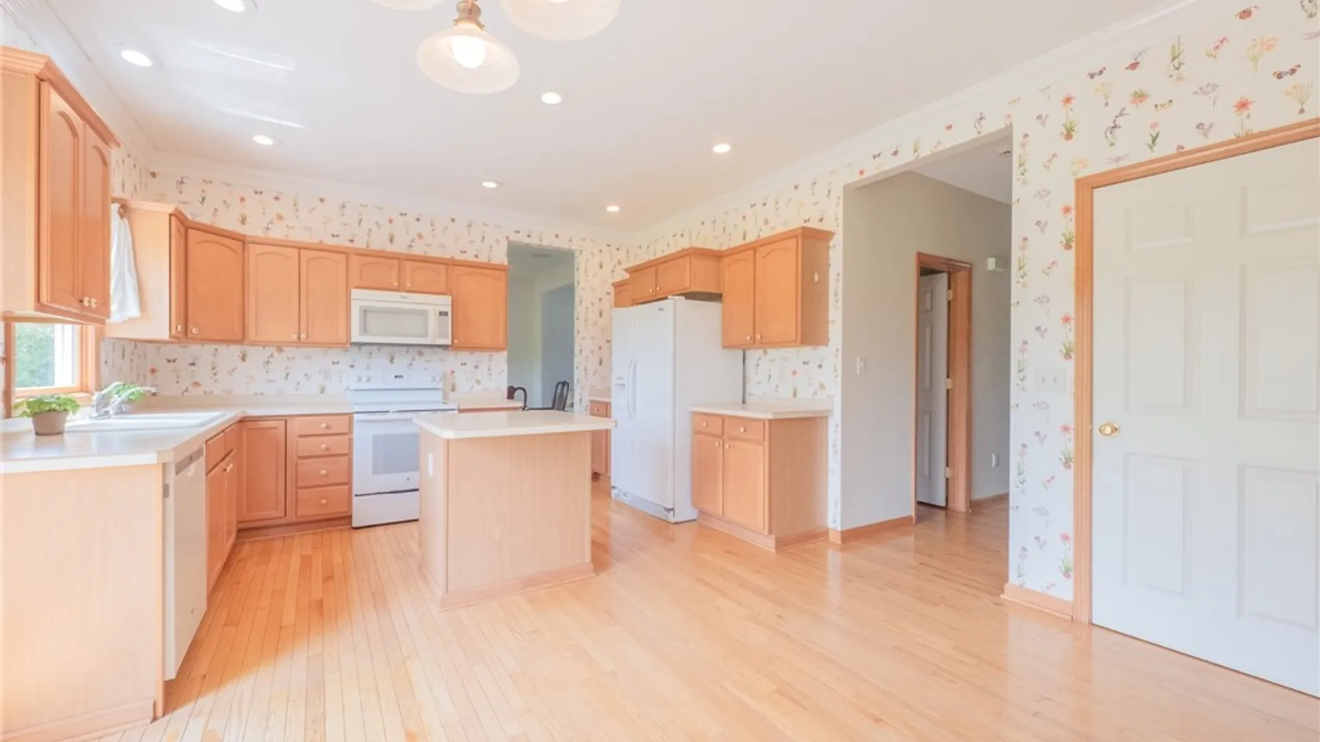 Property at 8 Sunset Creek Drive, West Seneca, NY 14224 6