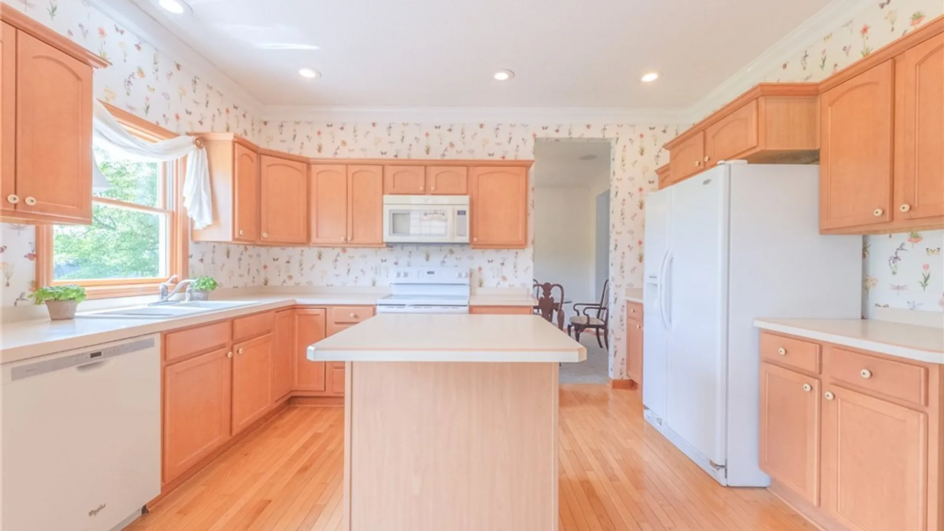 Property at 8 Sunset Creek Drive, West Seneca, NY 14224 7