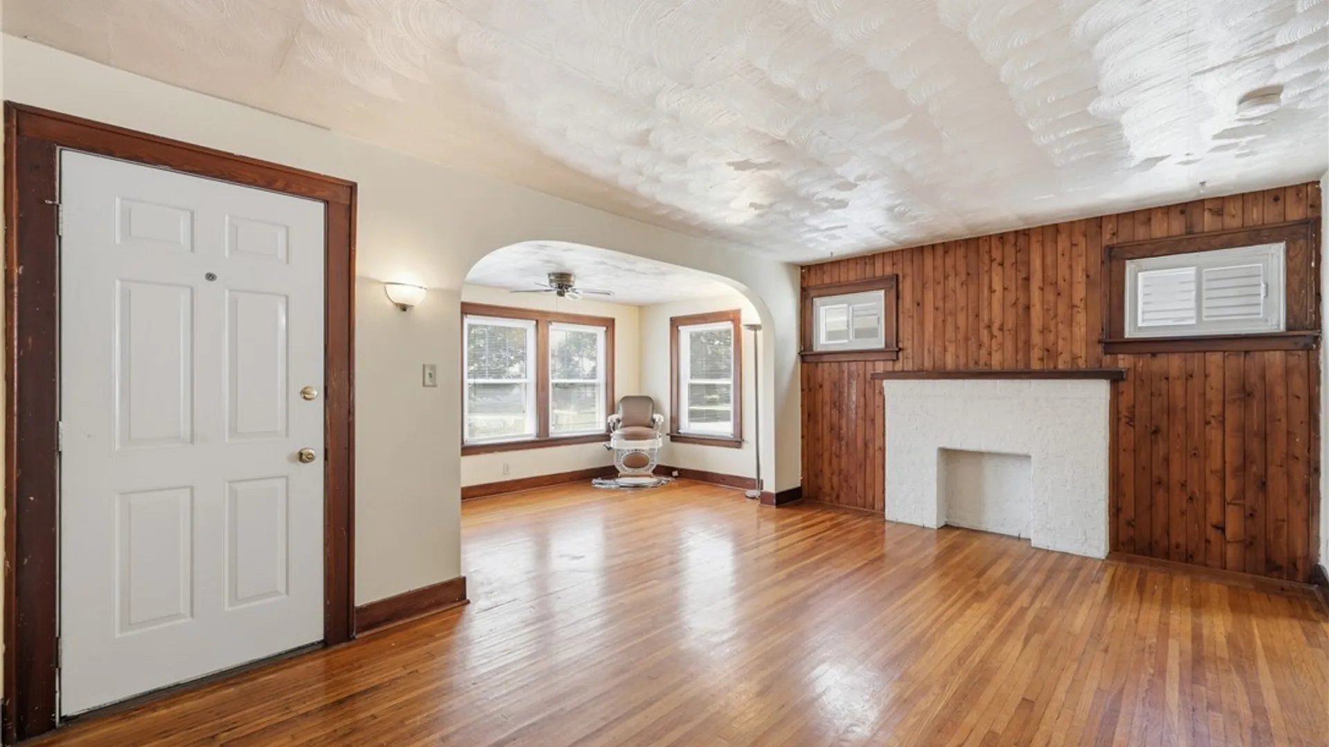 Property at 218 Sanders Road, Buffalo, NY 14216 4