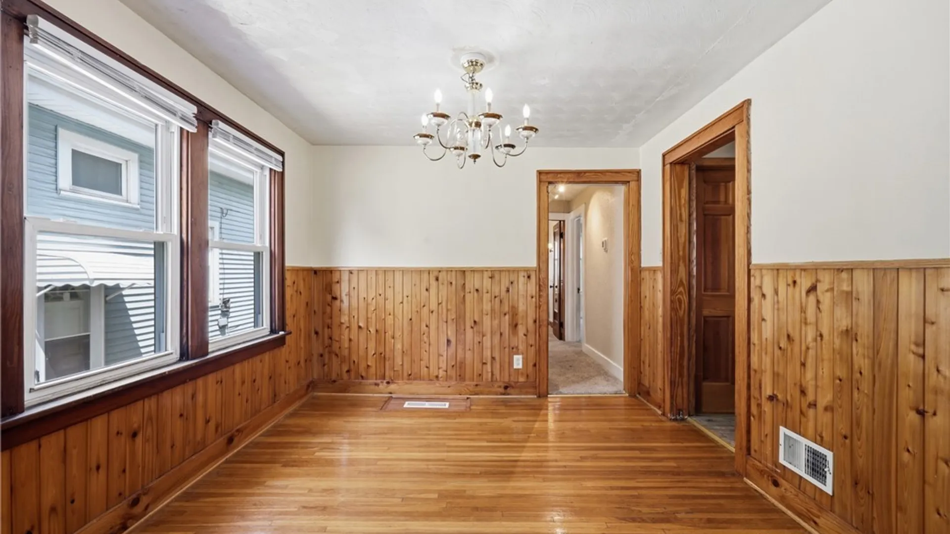 Property at 218 Sanders Road, Buffalo, NY 14216 8
