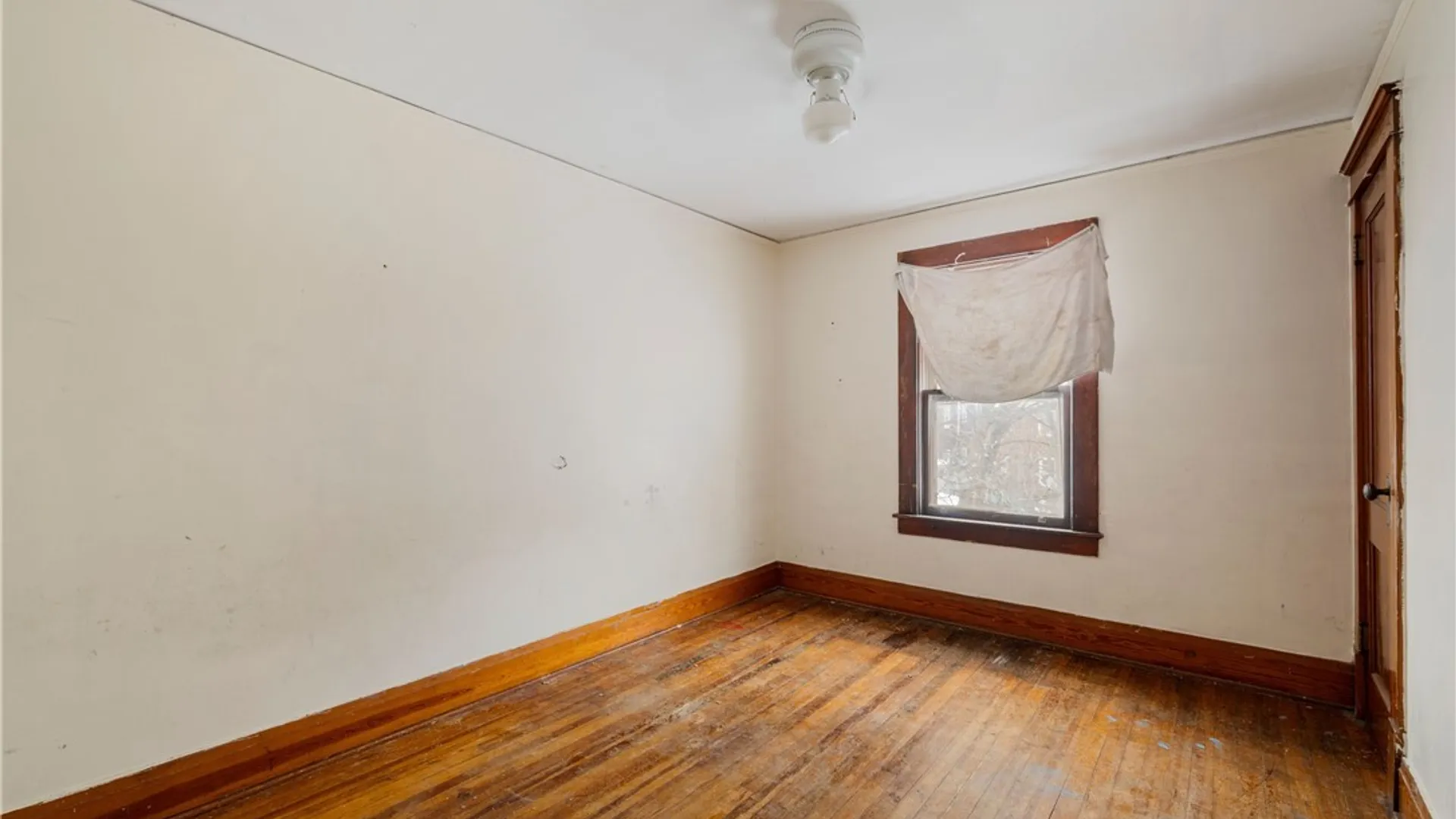 Property at 1703 Niagara Street, Niagara Falls, NY 14303 12