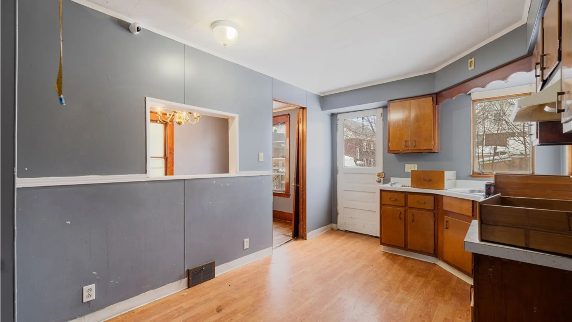Property at 1703 Niagara Street, Niagara Falls, NY 14303 9