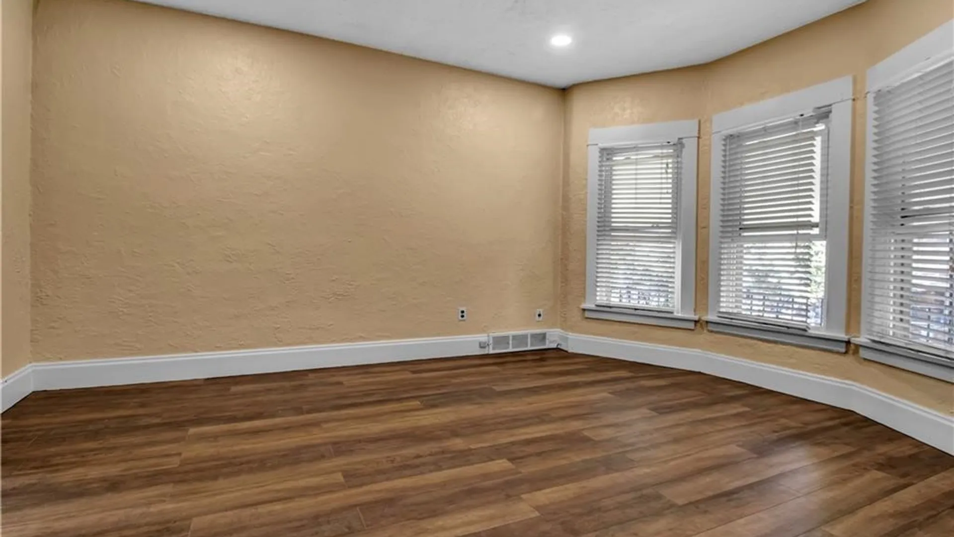 Property at 72 Remoleno Street, Buffalo, NY 14220 25