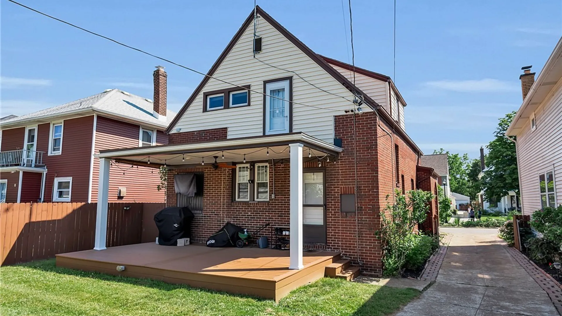 Property at 70 Radcliffe Road, Buffalo, NY 14214 8