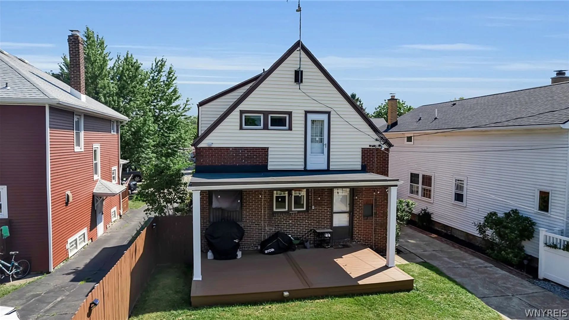 Property at 70 Radcliffe Road, Buffalo, NY 14214 9