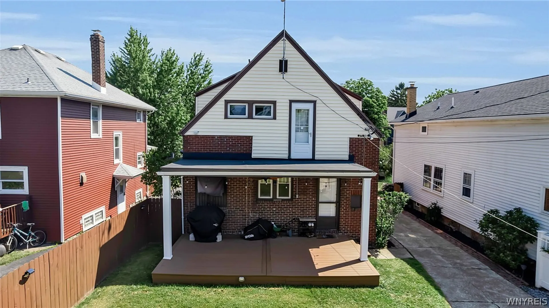 Property at 70 Radcliffe Road, Buffalo, NY 14214 11