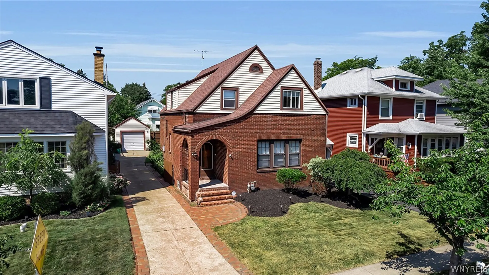Property at 70 Radcliffe Road, Buffalo, NY 14214 3