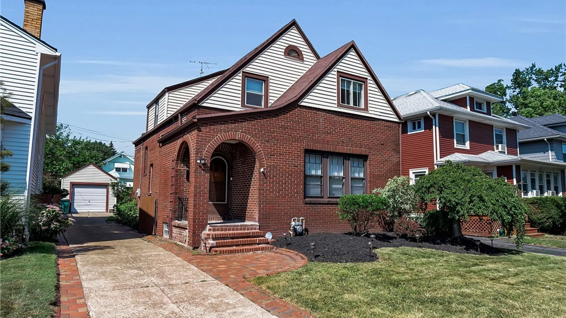 Property at 70 Radcliffe Road, Buffalo, NY 14214 4