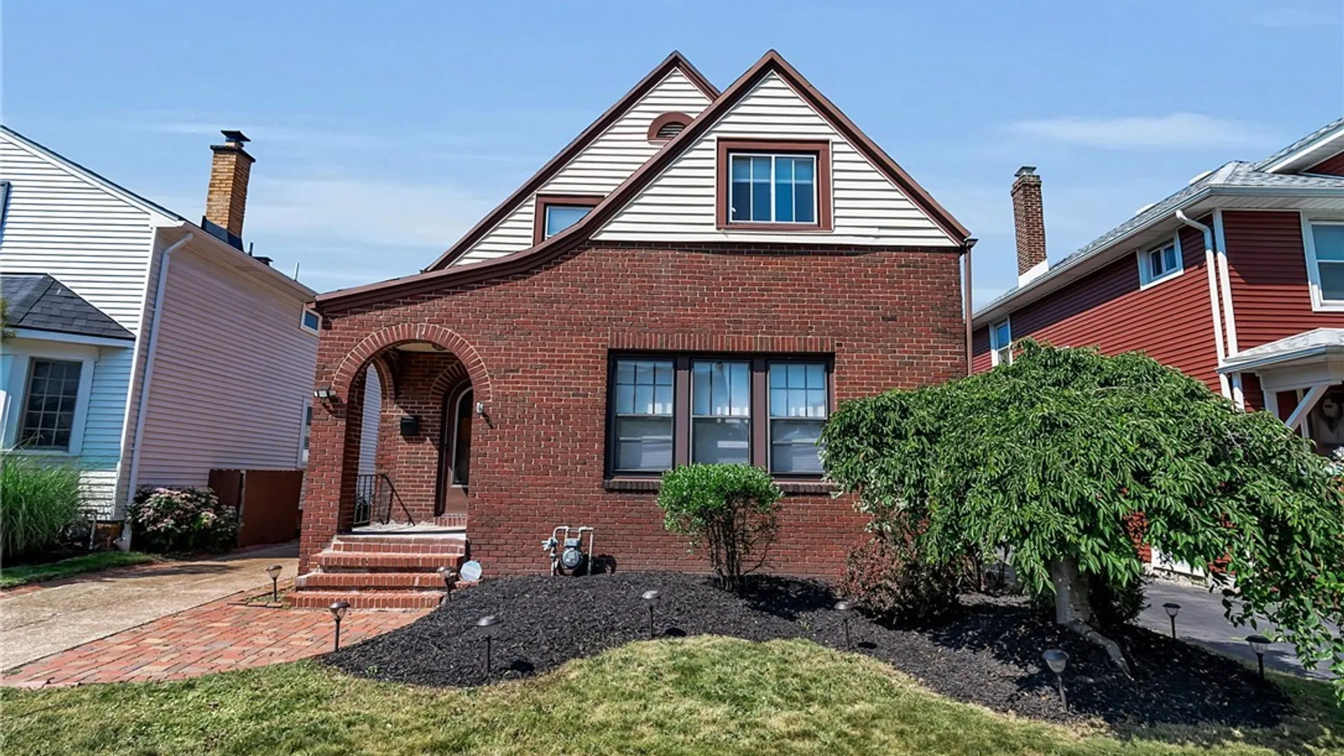 Property at 70 Radcliffe Road, Buffalo, NY 14214 5