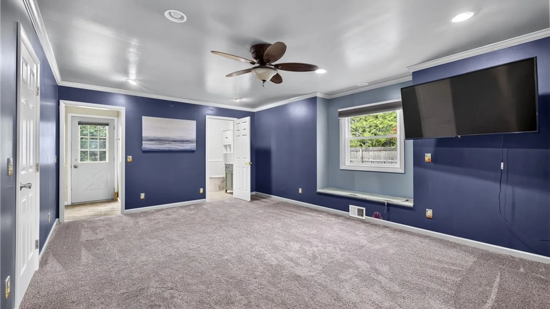 Property at 136 Holiday Lane, Canandaigua City, NY 14424 15