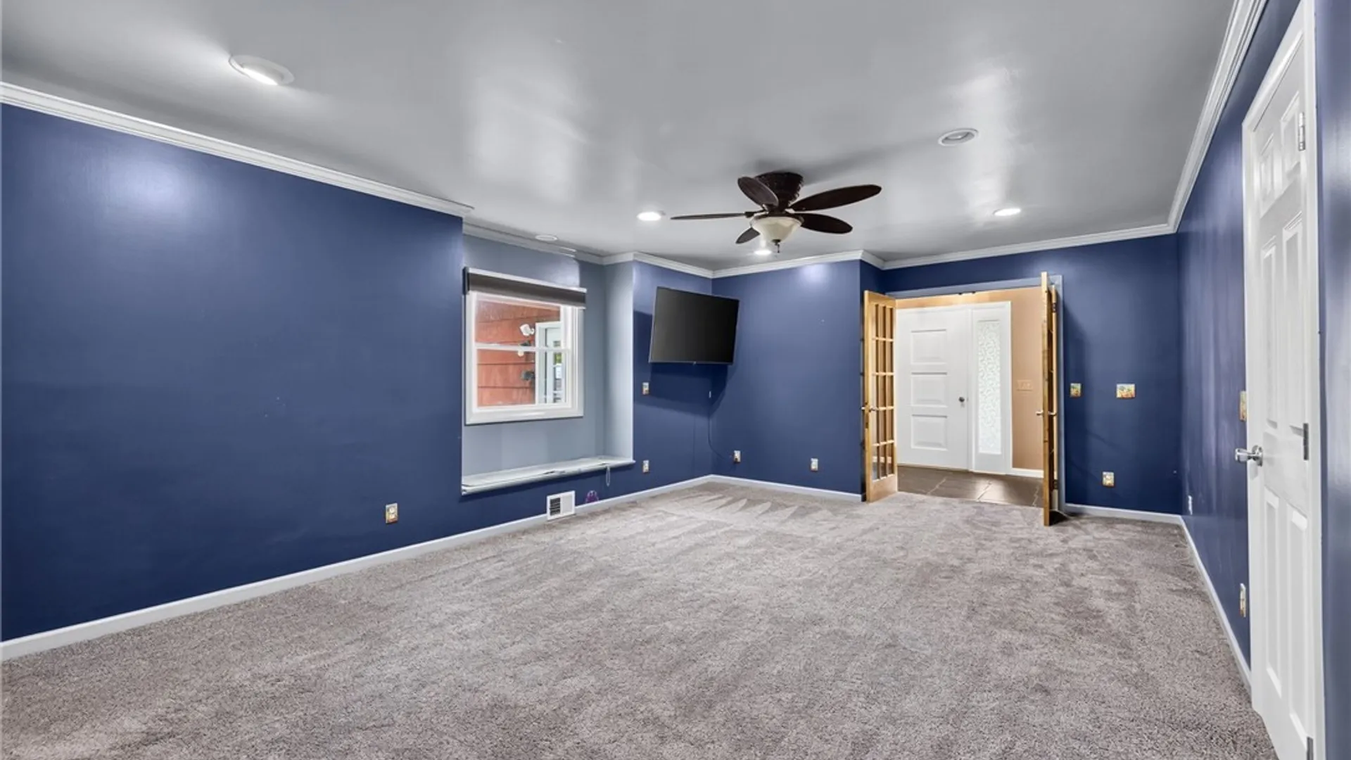 Property at 136 Holiday Lane, Canandaigua City, NY 14424 16