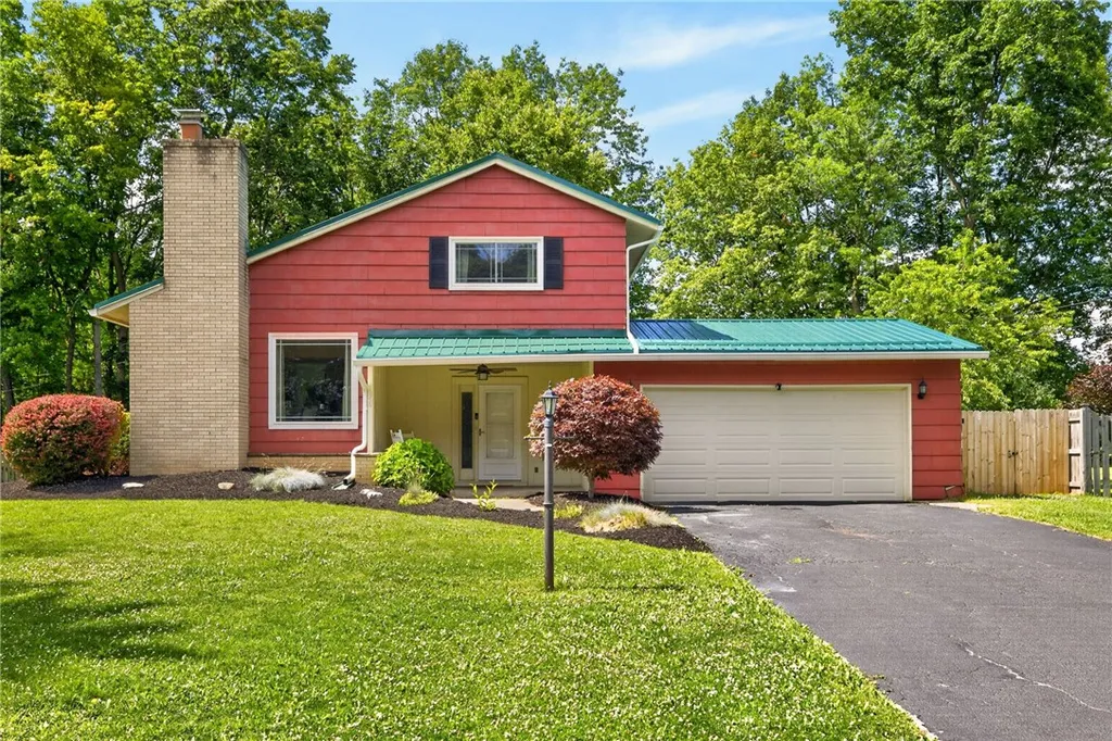 Property at 136 Holiday Lane, Canandaigua City, NY 14424