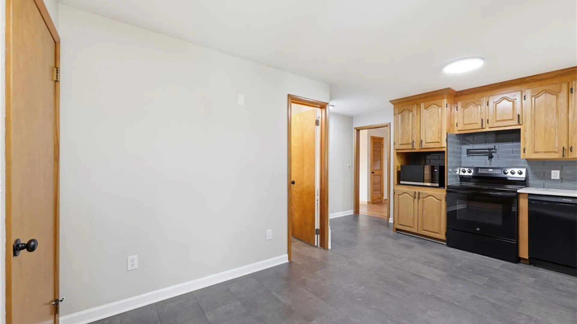 Property at 8117 State Road, Boston, NY 14075 6