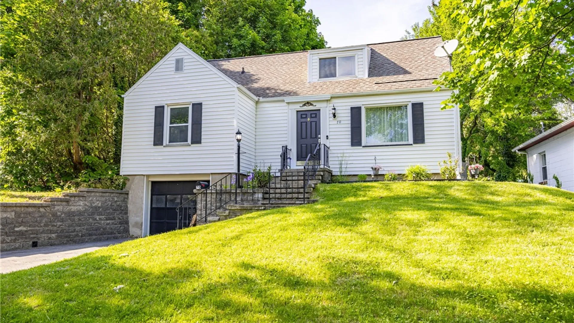 Property at 70 Highwood Road, Irondequoit, NY 14609 2