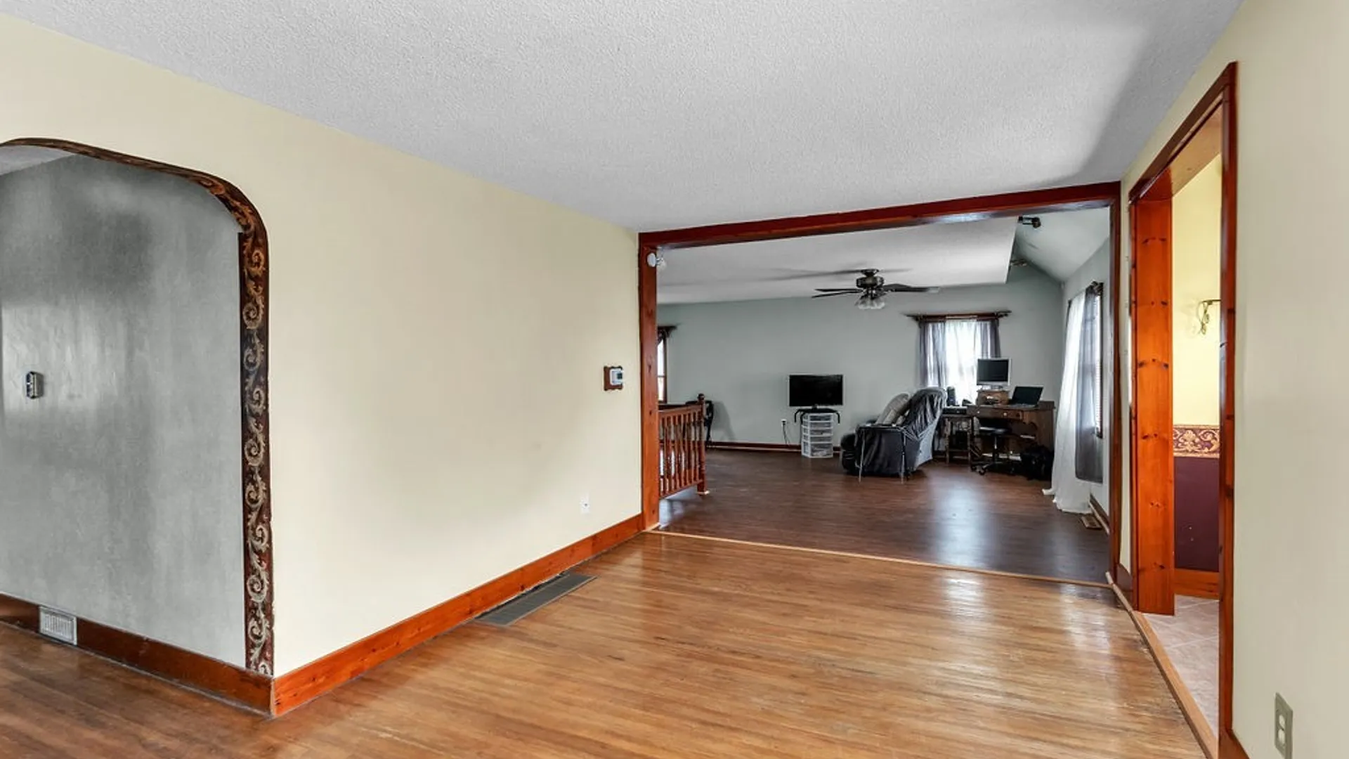 Property at 23 Cherry Lane, Cheektowaga, NY 14225 11