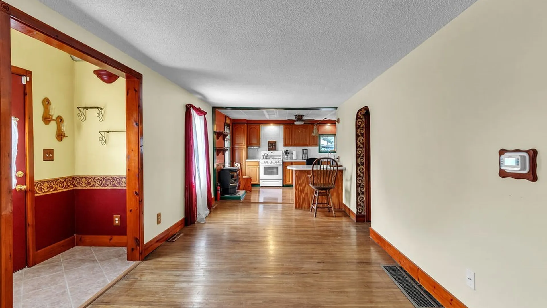 Property at 23 Cherry Lane, Cheektowaga, NY 14225 12