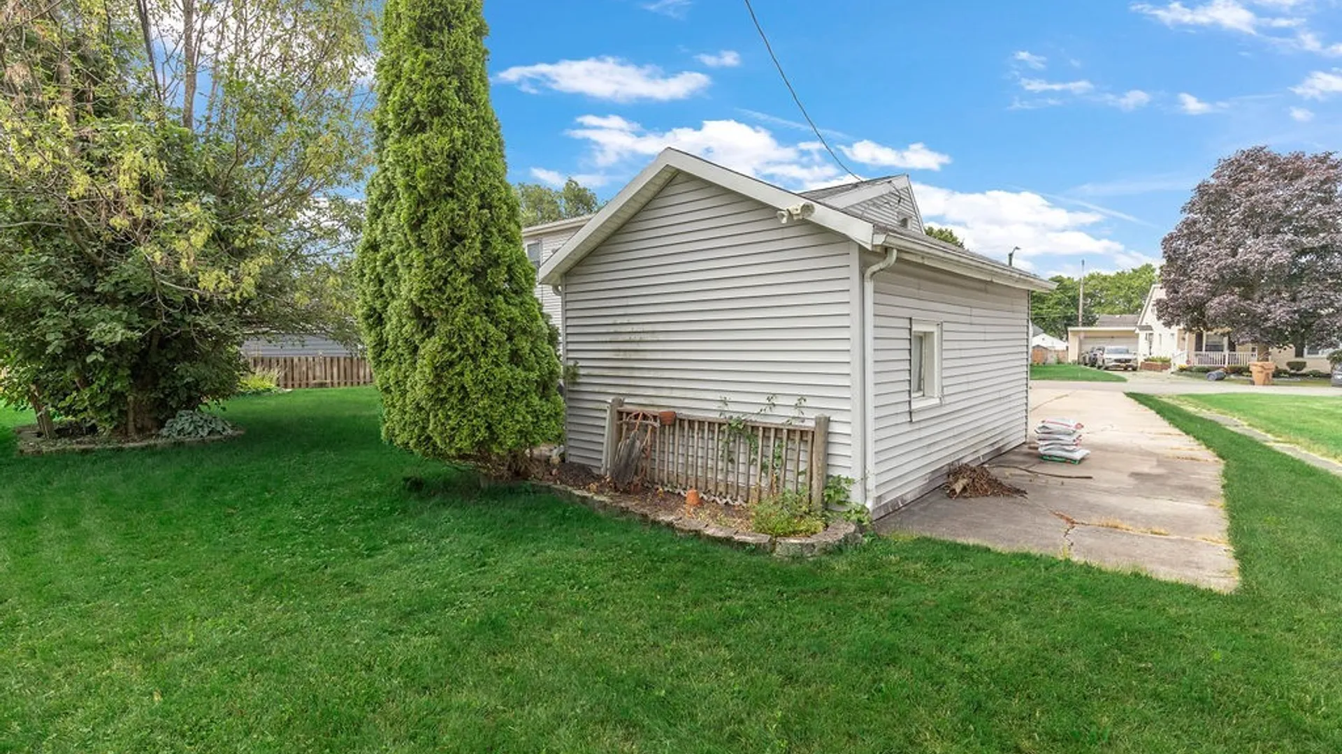 Property at 23 Cherry Lane, Cheektowaga, NY 14225 26