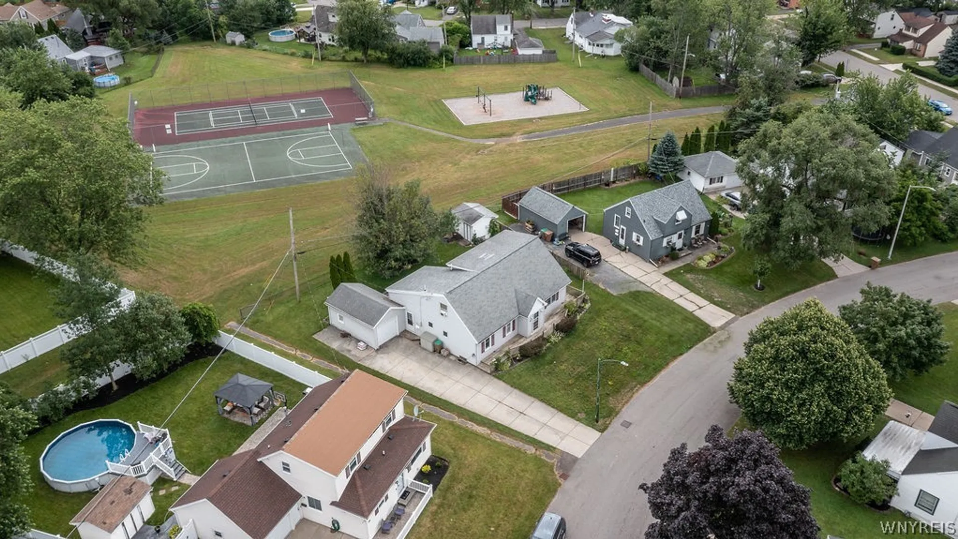 Property at 23 Cherry Lane, Cheektowaga, NY 14225 3