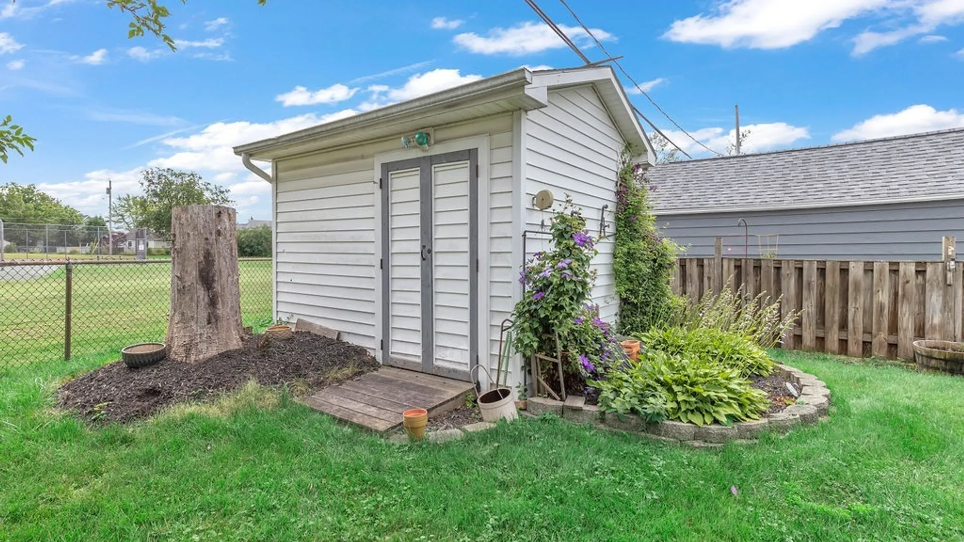 Property at 23 Cherry Lane, Cheektowaga, NY 14225 36