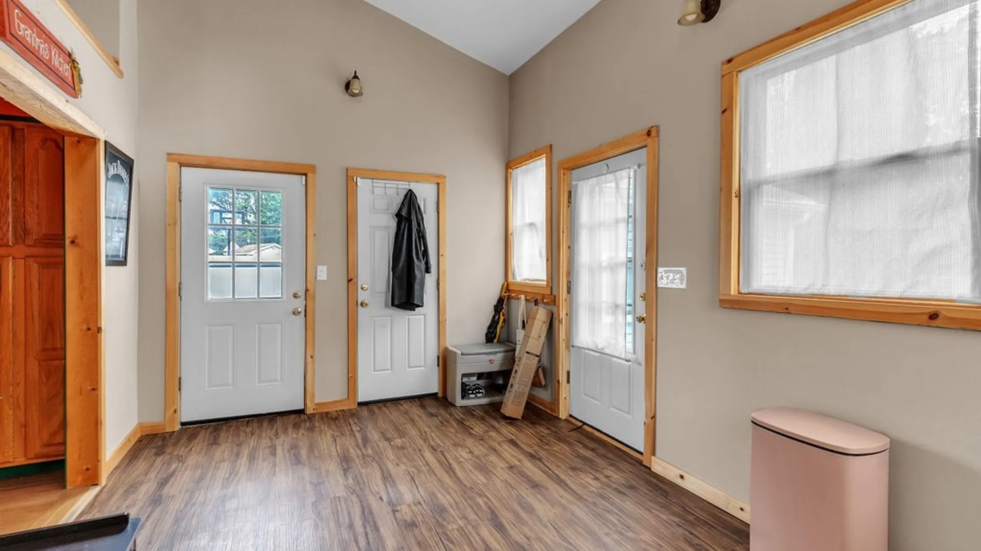 Property at 23 Cherry Lane, Cheektowaga, NY 14225 7