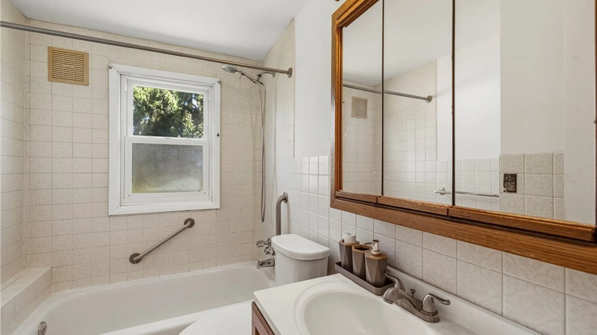 Property at 358 Hastings Avenue, Buffalo, NY 14215 18