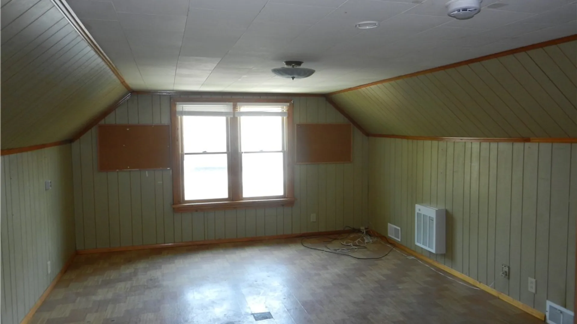 Property at 133 Miller Ave Avenue, Hamburg, NY 14219 9