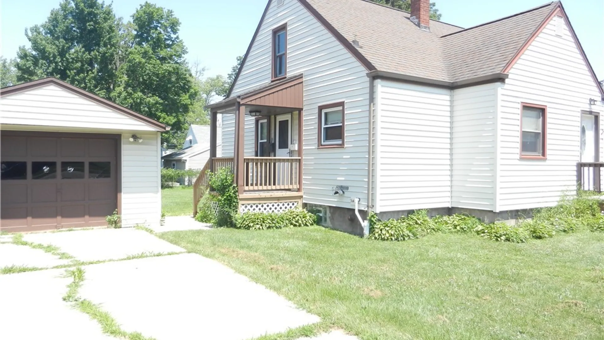 Property at 133 Miller Ave Avenue, Hamburg, NY 14219 11