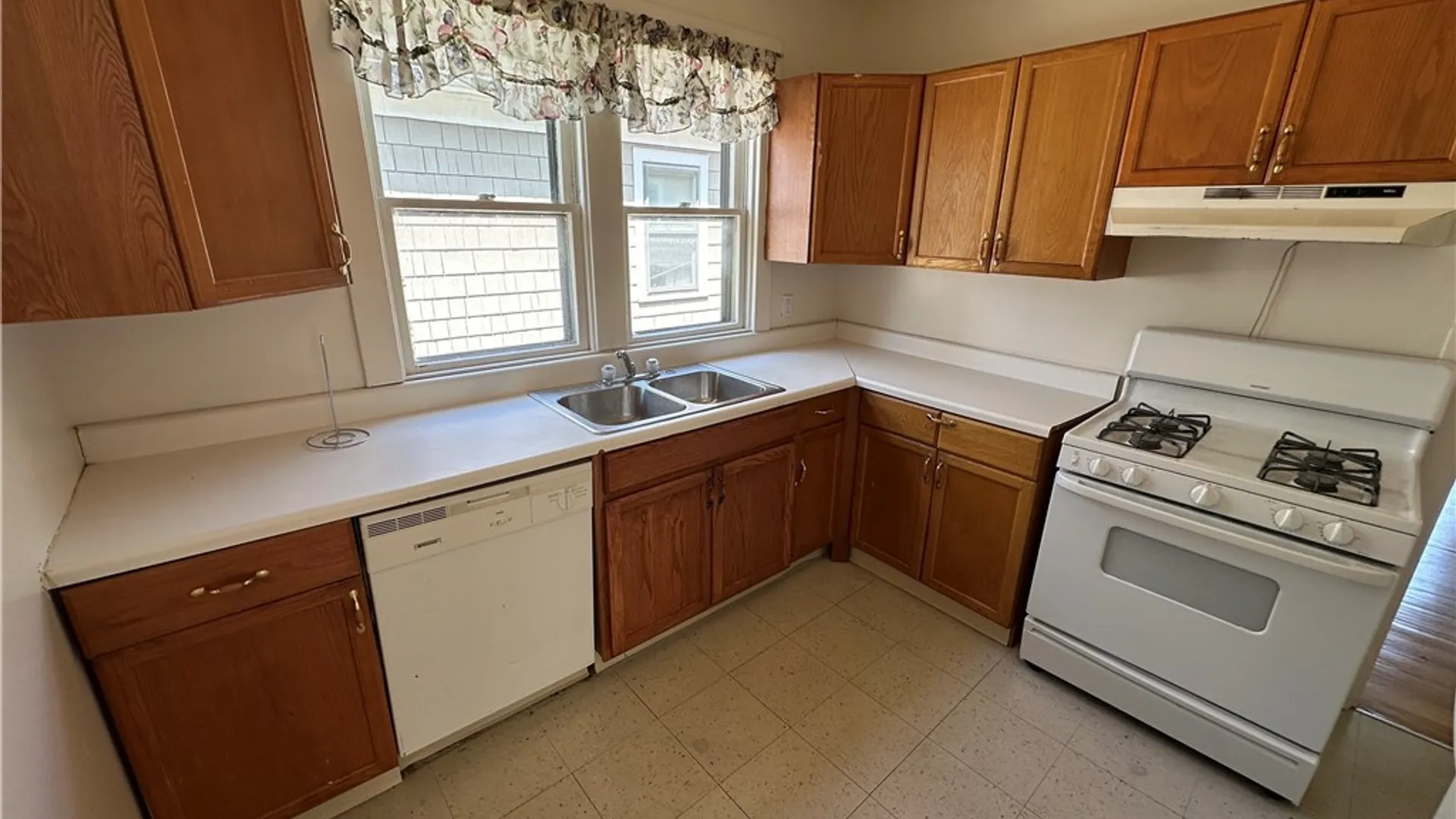 Property at 394 Taunton Place, Buffalo, NY 14216 18