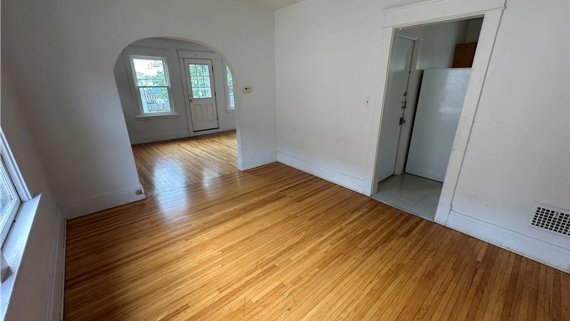 Property at 394 Taunton Place, Buffalo, NY 14216 8