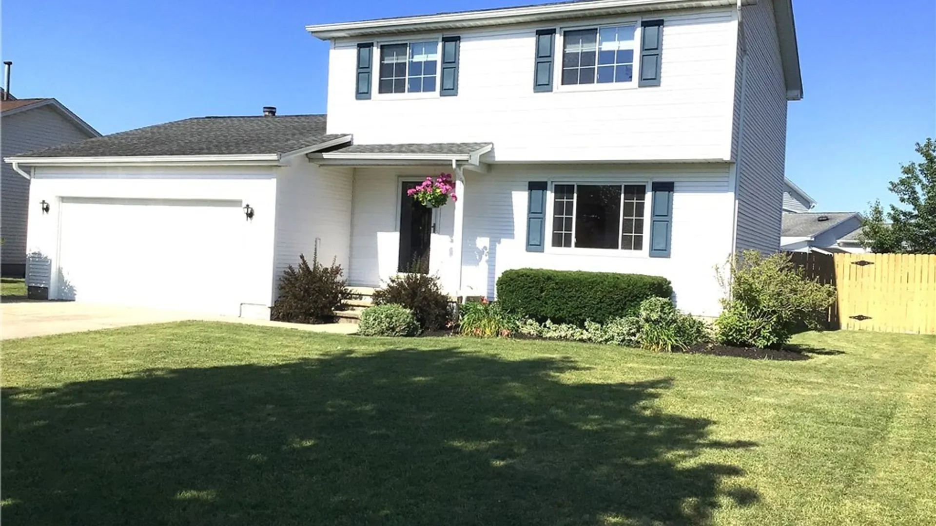 Property at 6377 Mayflower Lane, Hamburg, NY 14085 2