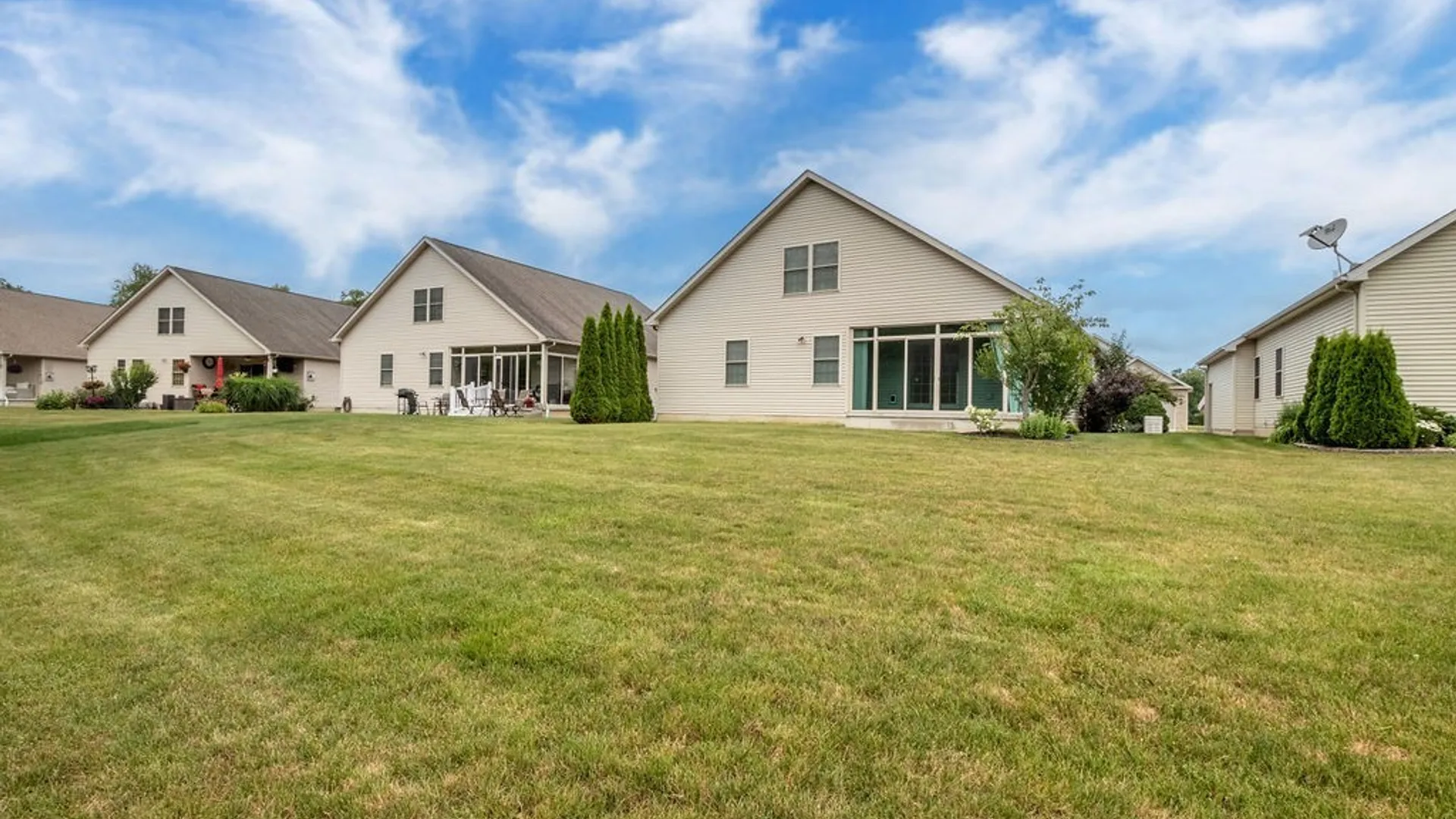Property at 22 Forest Lake Drive, Wheatfield, NY 14120 6
