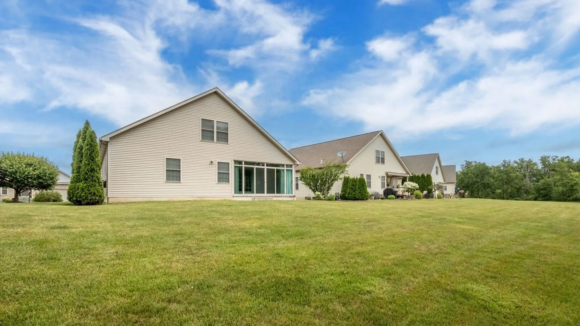 Property at 22 Forest Lake Drive, Wheatfield, NY 14120 7