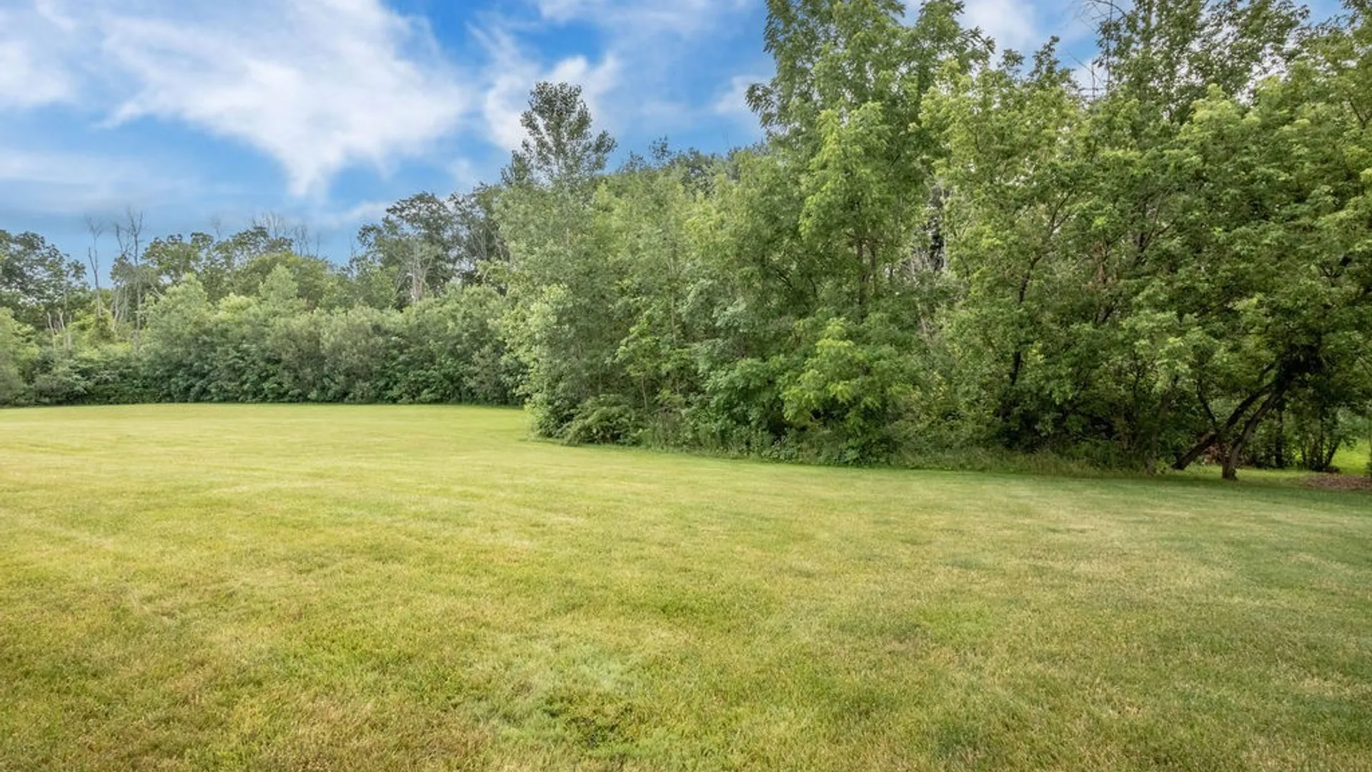 Property at 22 Forest Lake Drive, Wheatfield, NY 14120 8