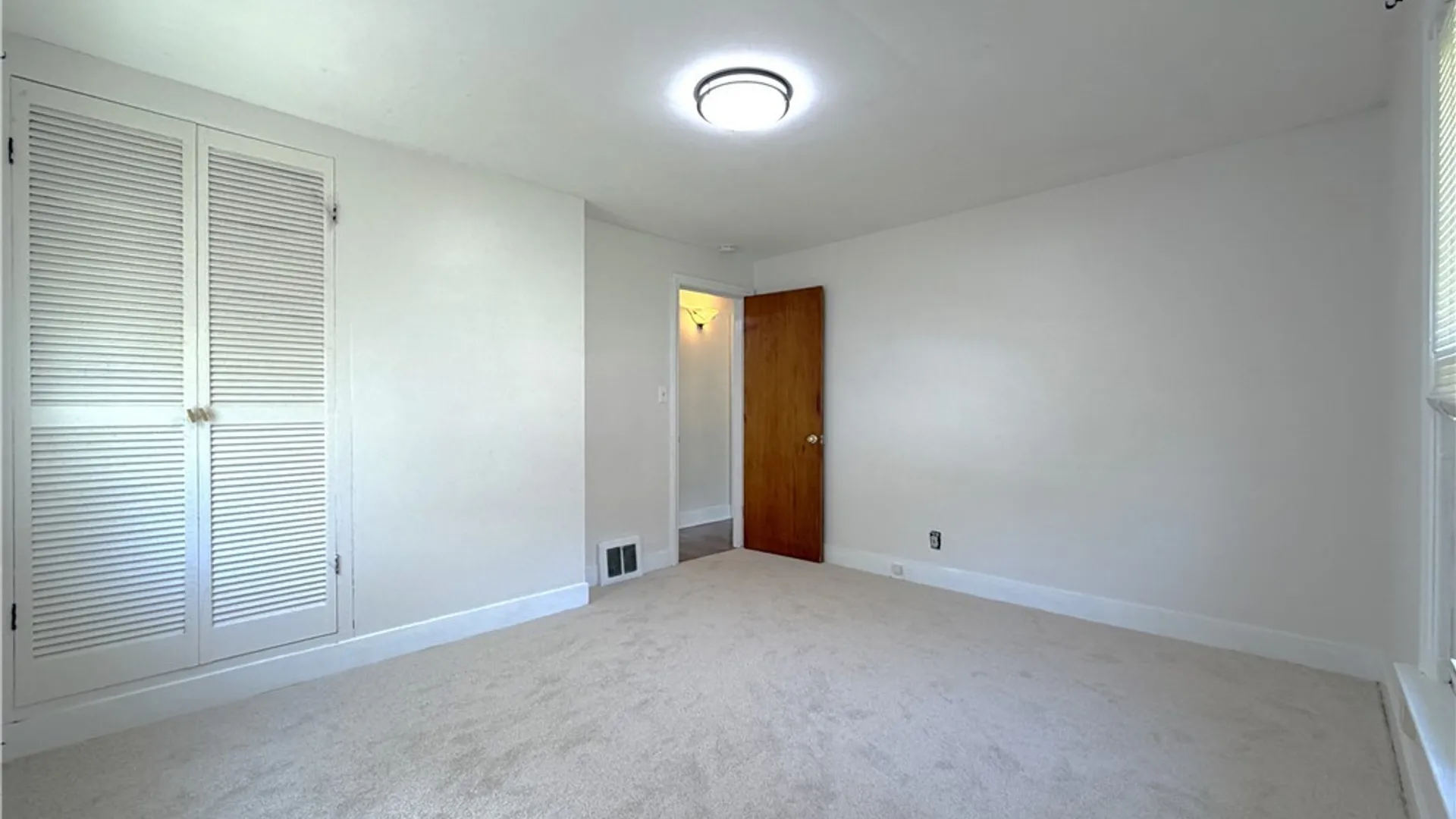 Property at 26 Deumant Terrace, Tonawanda, NY 14223 14