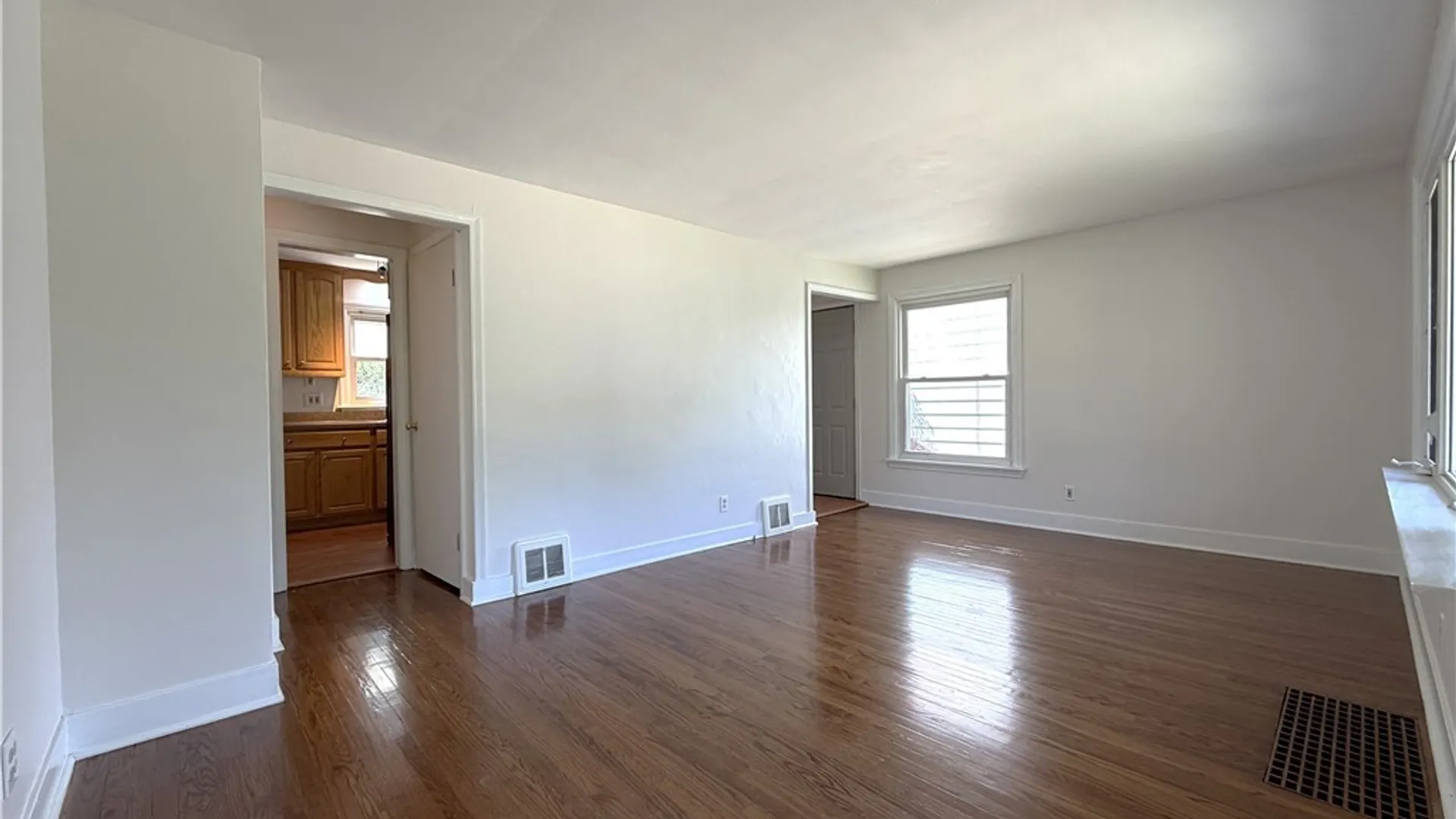 Property at 26 Deumant Terrace, Tonawanda, NY 14223 3
