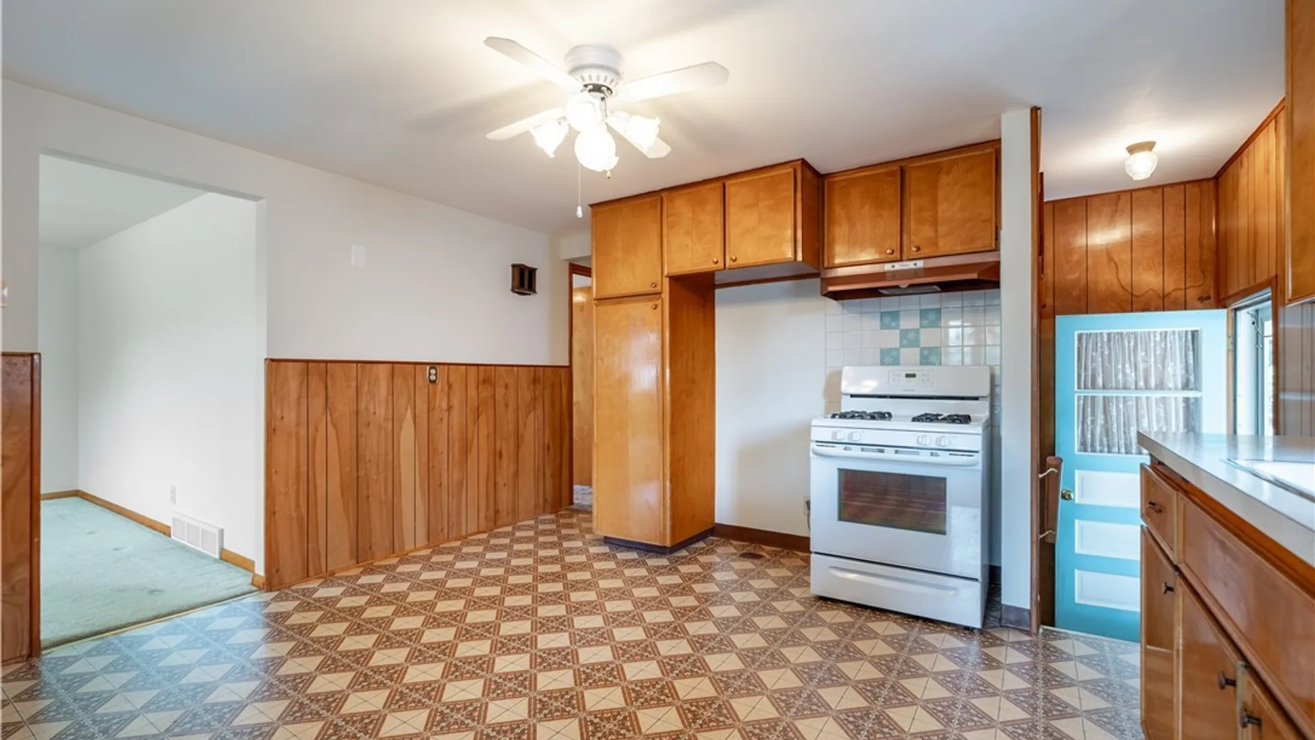 Property at 121 Vern Lane, Cheektowaga, NY 14227 2