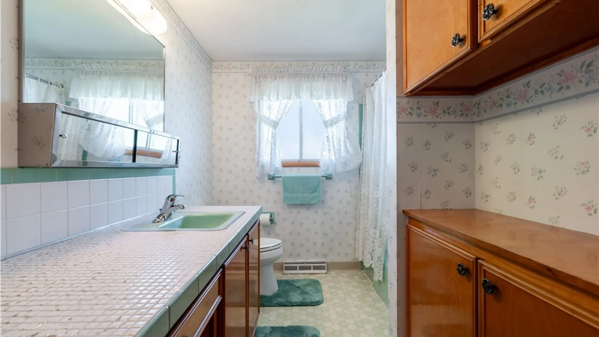 Property at 121 Vern Lane, Cheektowaga, NY 14227 18