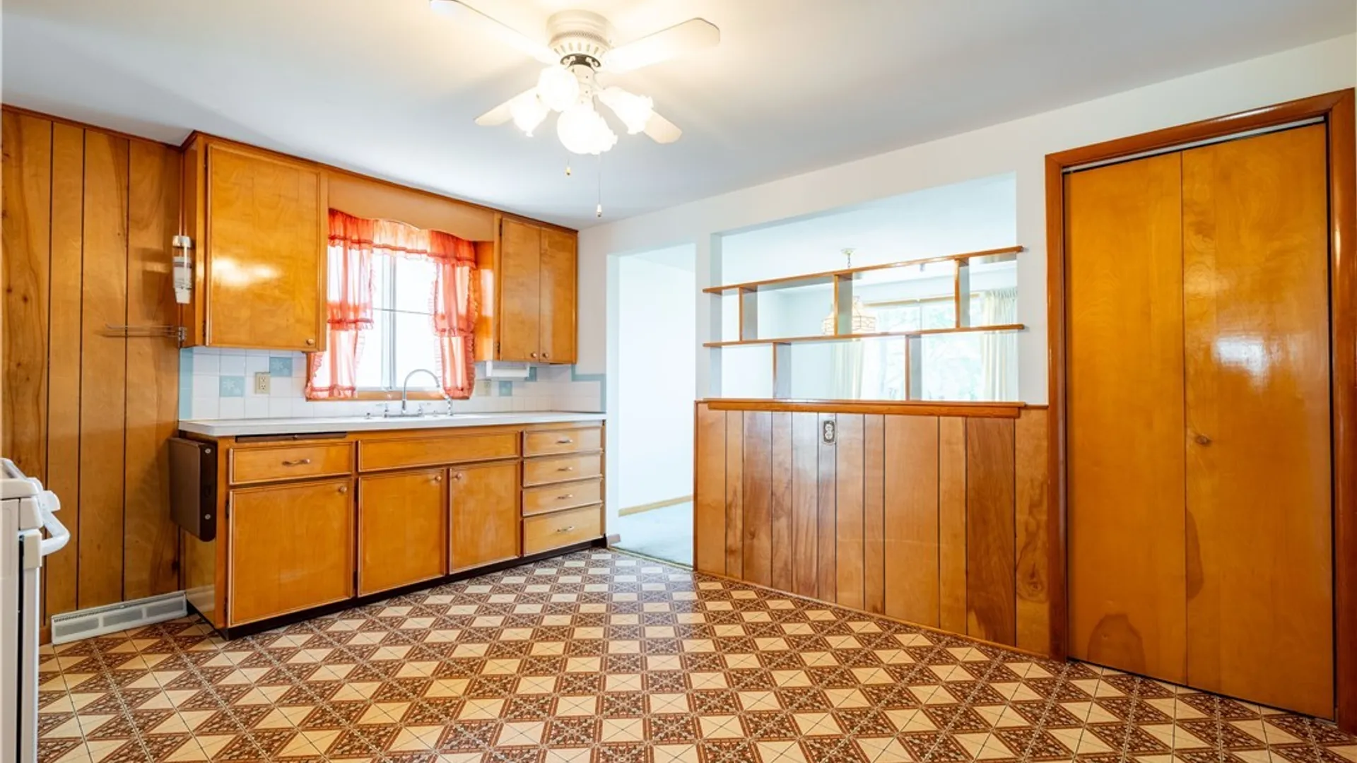 Property at 121 Vern Lane, Cheektowaga, NY 14227 8