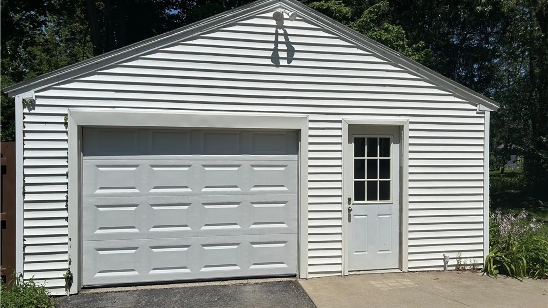 Property at 22 Henderson Place, Hamburg, NY 14075 3