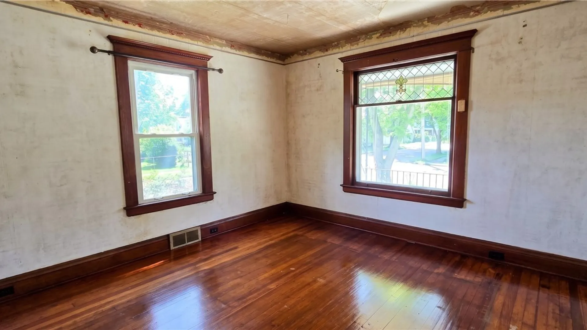 Property at 203 78th Street, Niagara Falls, NY 14304 8