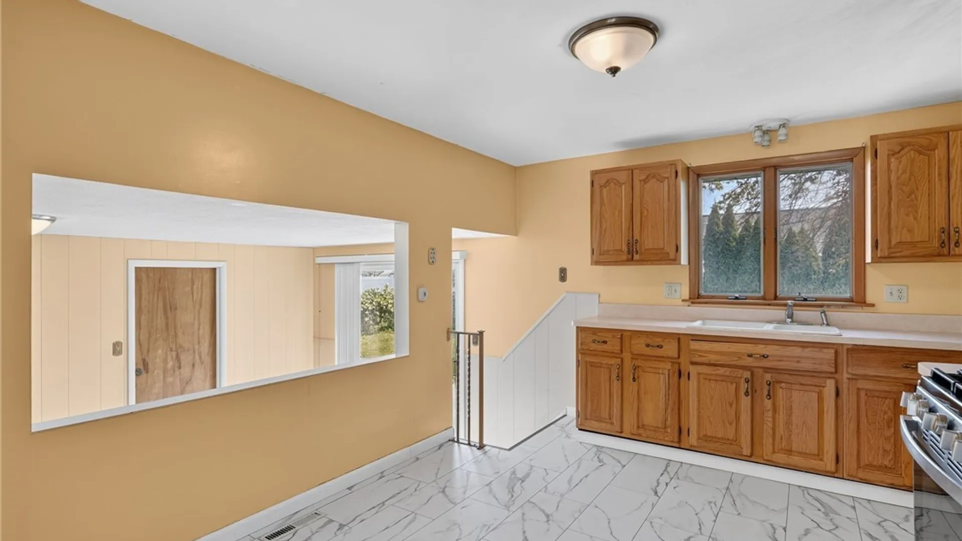 Property at 75 Fairoaks Lane, Cheektowaga, NY 14227 21