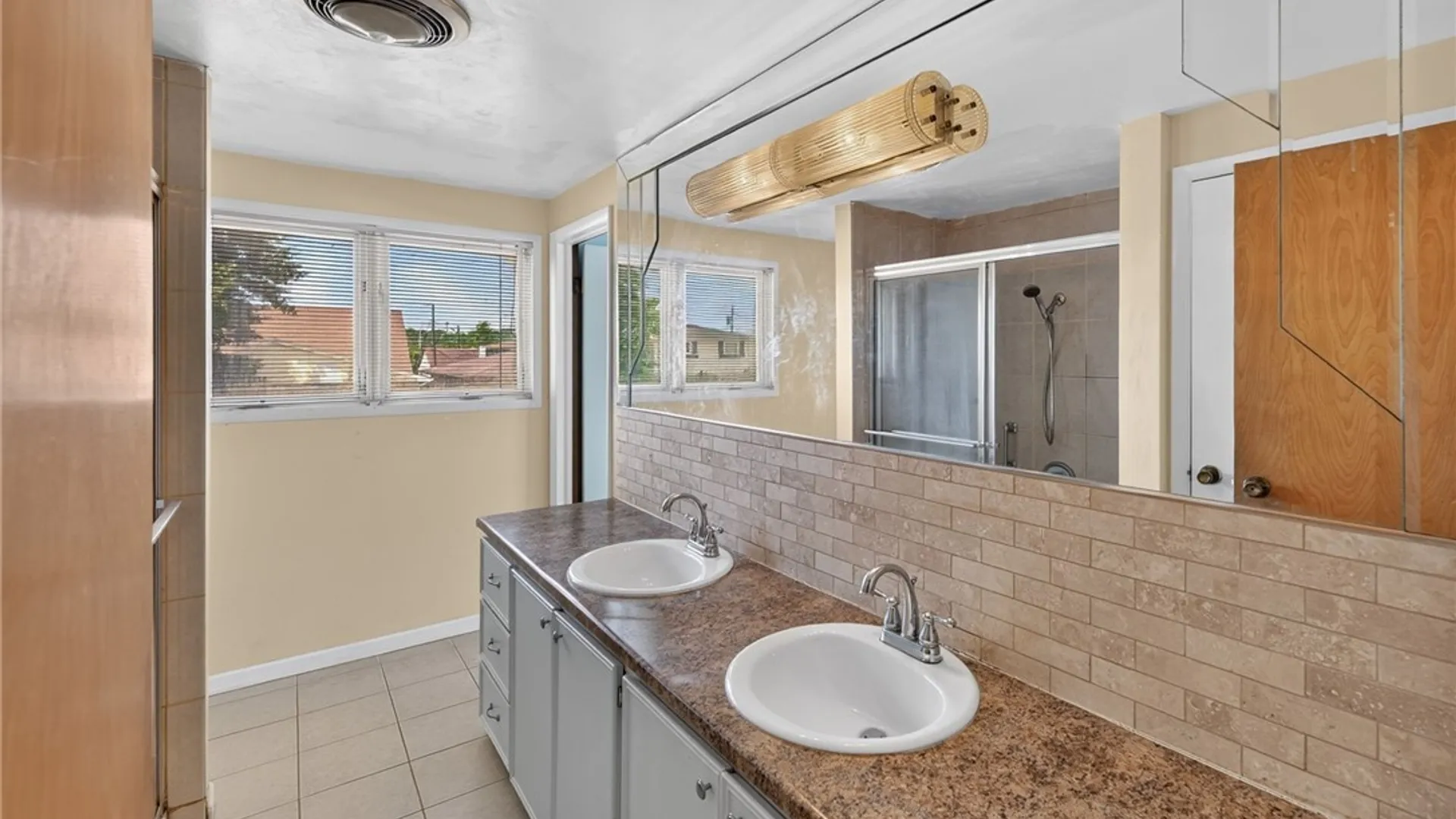 Property at 75 Fairoaks Lane, Cheektowaga, NY 14227 27