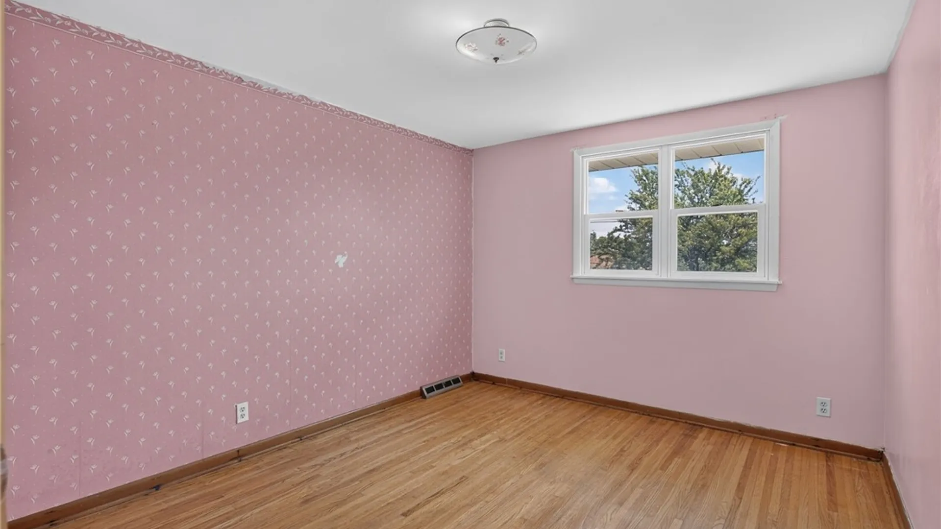 Property at 75 Fairoaks Lane, Cheektowaga, NY 14227 39