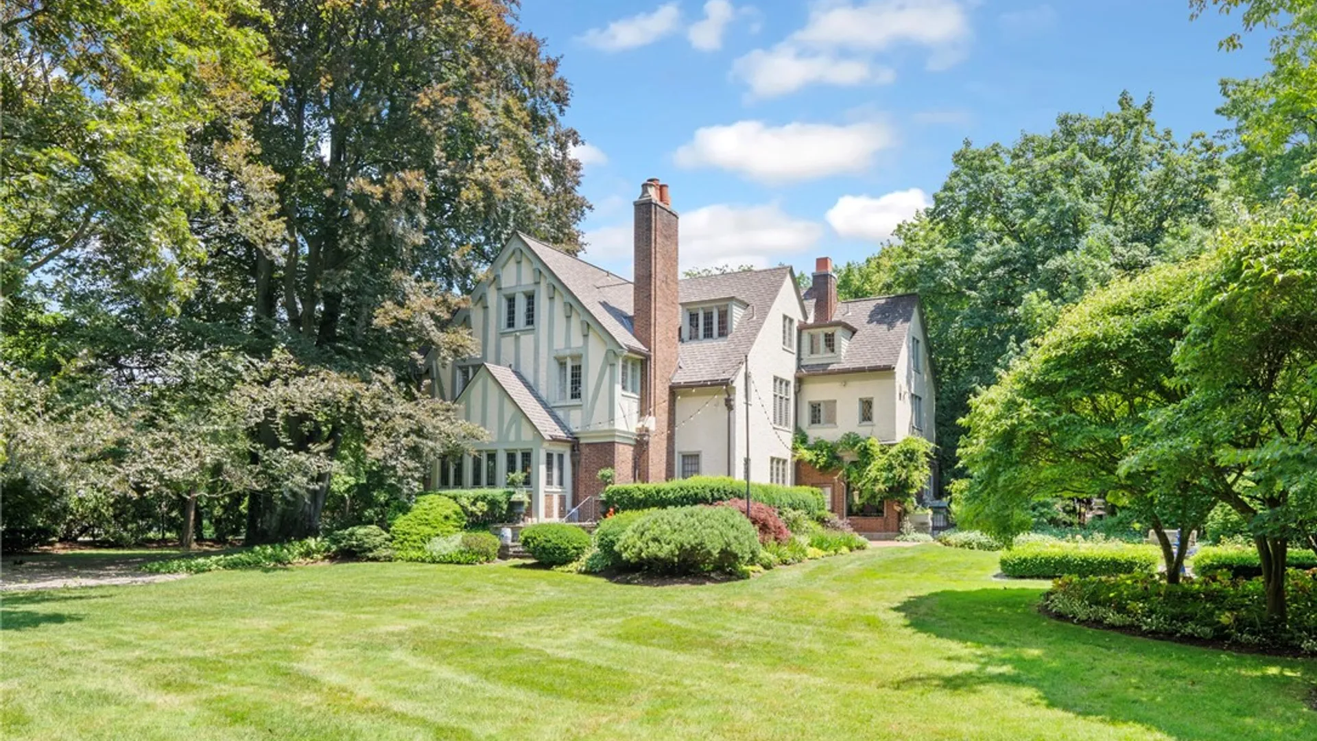 Property at 2351 East Avenue, Brighton, NY 14610 46